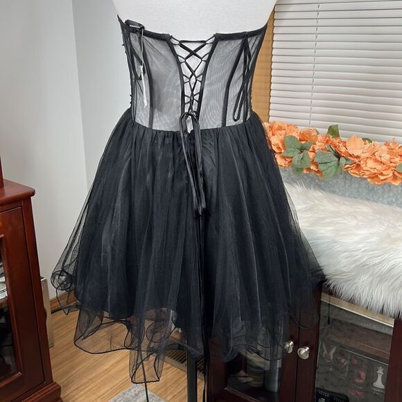 Blondie Nites Formal Yet Flirty Corset Dress NWT - Picture 7 of 13